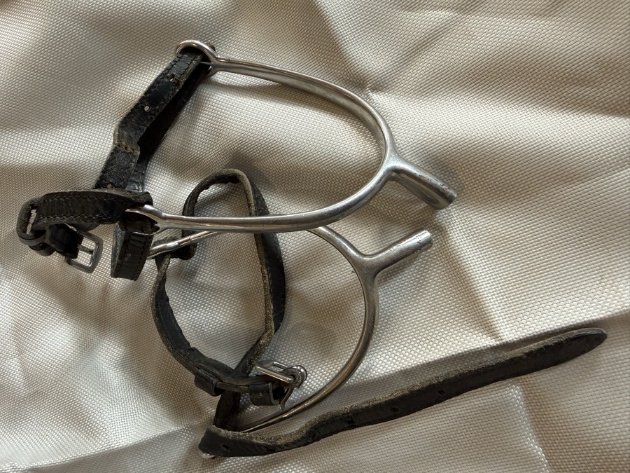 Spurs and staps