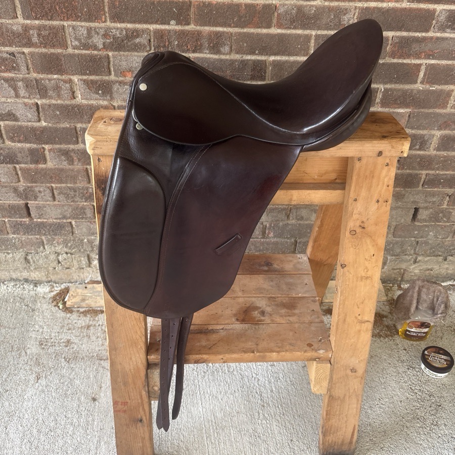 16.5’’ County Competitor Spring Tree Dressage Saddle, No. 3 Fit, Medium Gullet