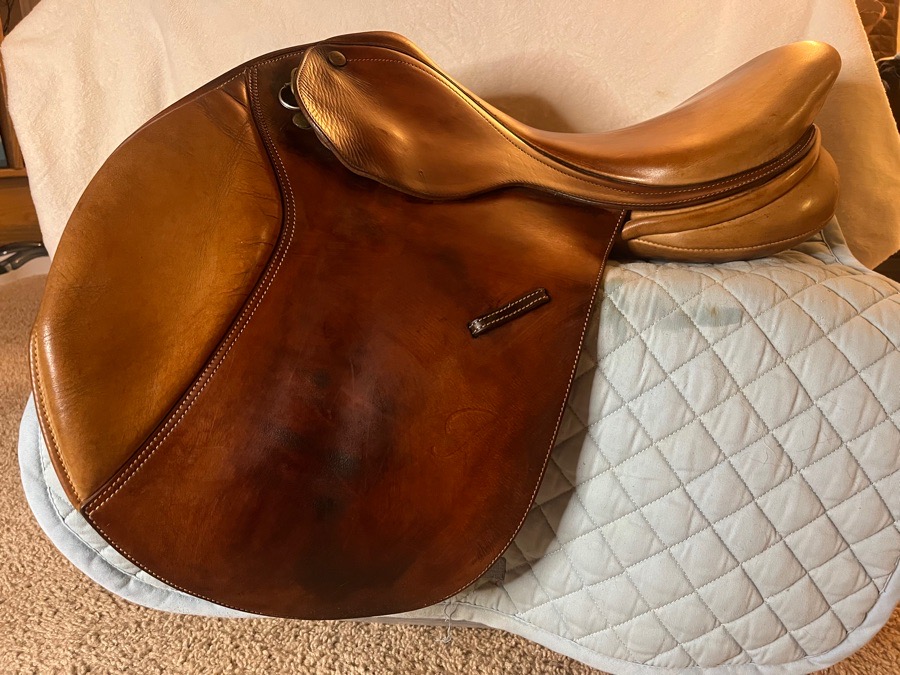 Bates Cair saddle