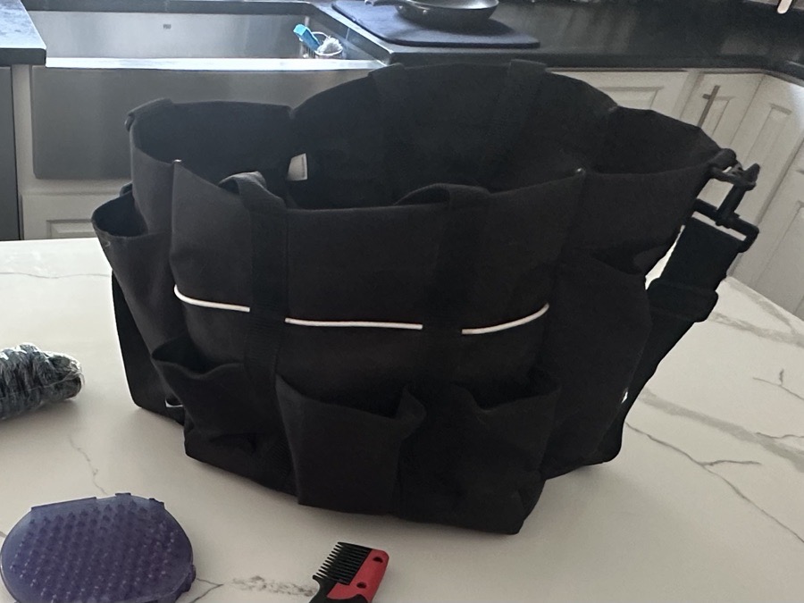 Grooming tote