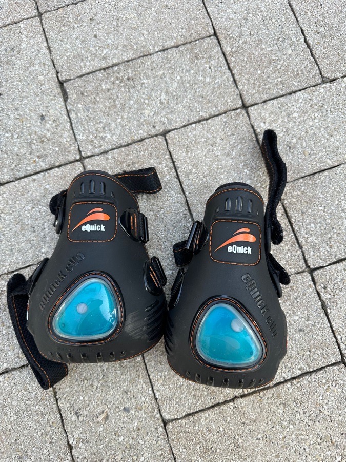 eQuick Performance Hind Boots Double Velcro Strap - Size Medium