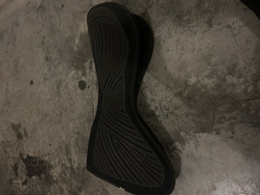Black acavallo gel and memory foam half pad 