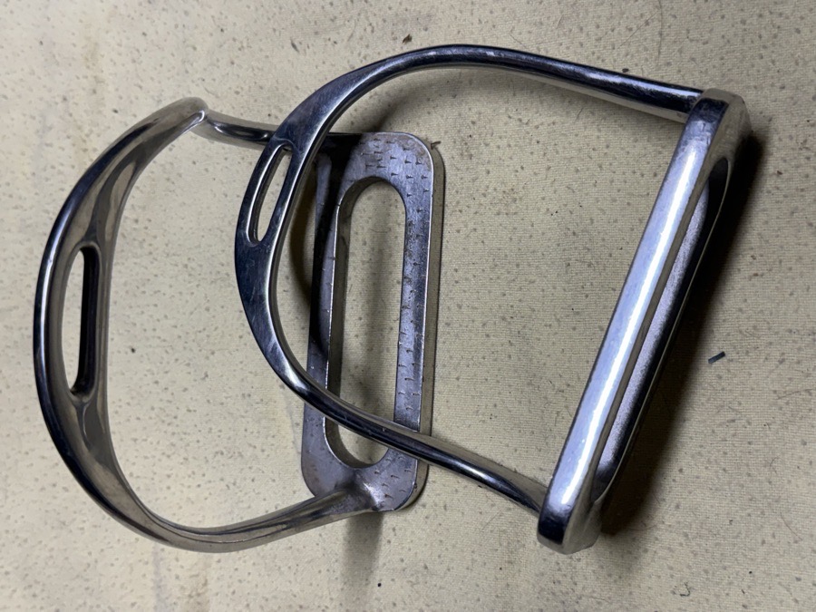 4 3/4” foot free safety stirrups