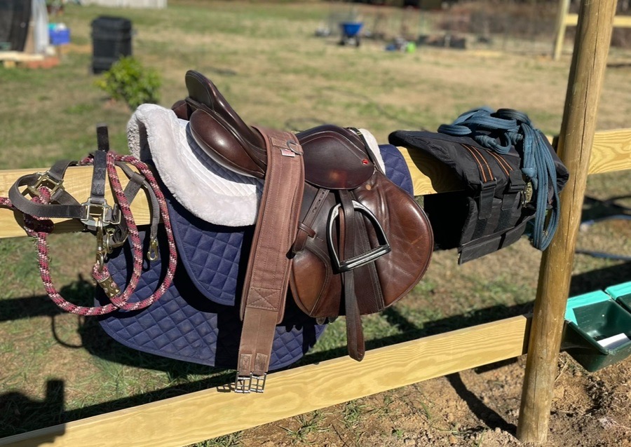 Albion 16” jump saddle