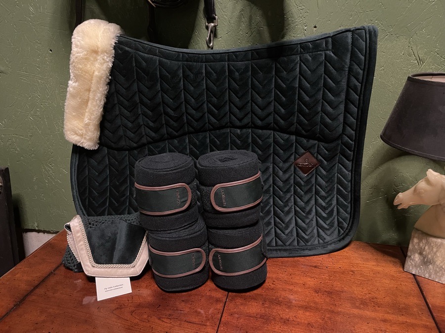 New with tags Kentucky Horsewear jump set