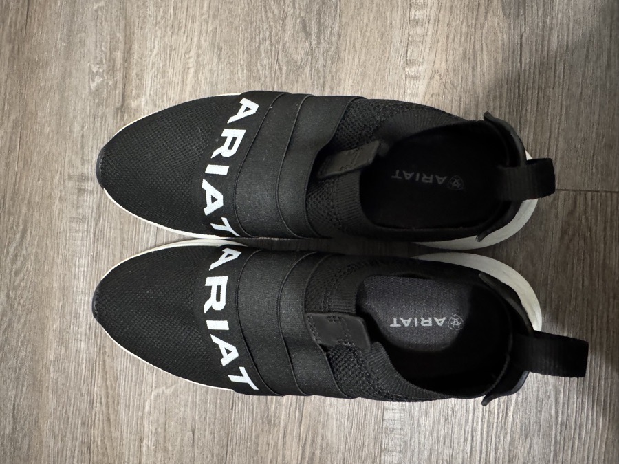 Ariat slip on tennis shoes 