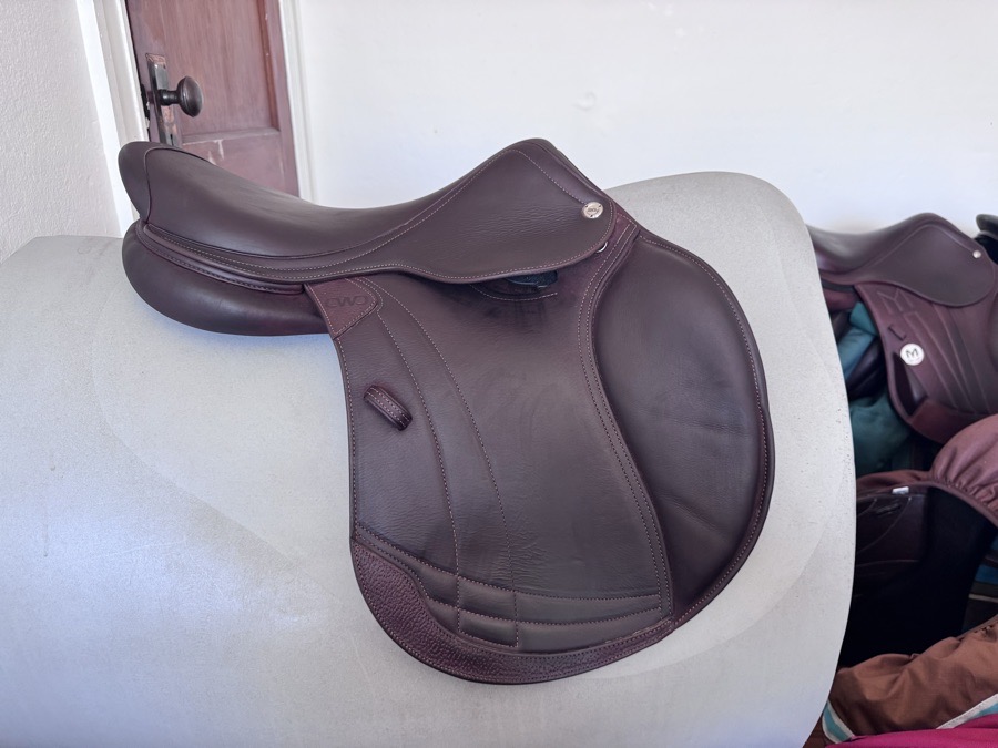 17.5” CWD SE38 Mademoiselle Hunter 2Gs - 2024 - 2LH - TWO RIDES