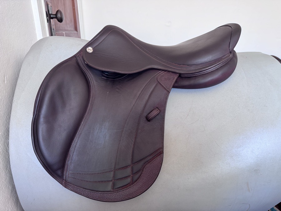 17.5” CWD SE38 Mademoiselle Hunter 2Gs - 2024 - 2LH - TWO RIDES