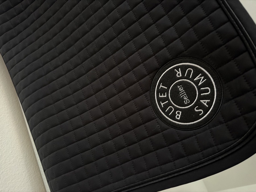 BUTET black saddle pad 
