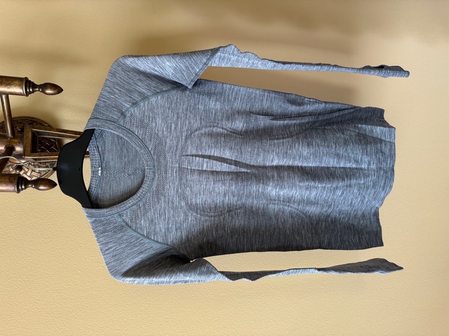 Lululemon Swiftly Tech 1.0 Long-Sleeve - Gray  Workout Shirt