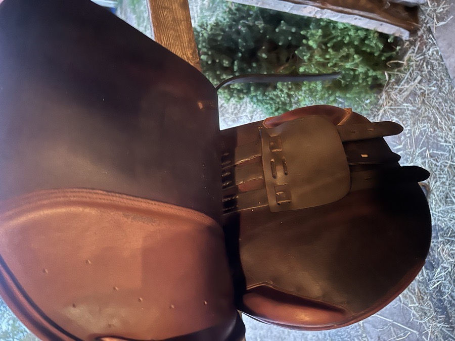 Dominus saddle for sale with stirrups and leathers!