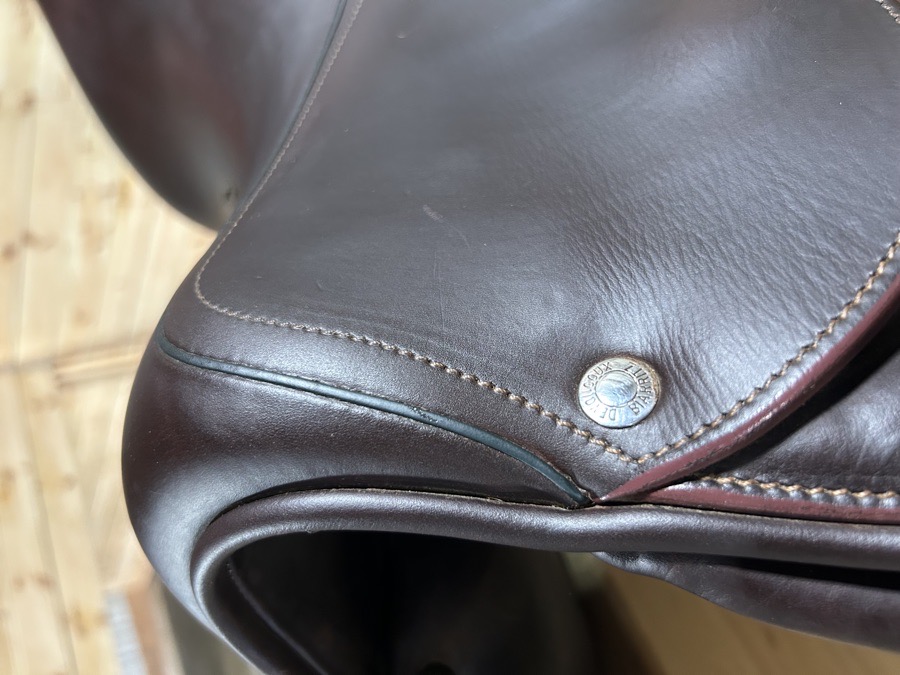 17.5” Devoucoux Biarritz O Saddle