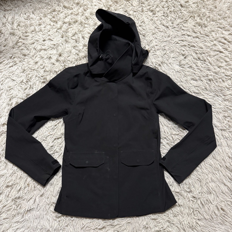 Women’s Small Black Noble Outfitters Horseback Riding Rain Jacket. Good Cond.