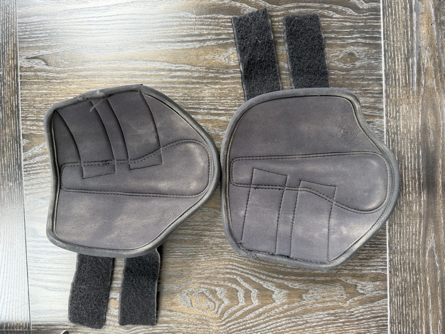 LeMieux brushing boot