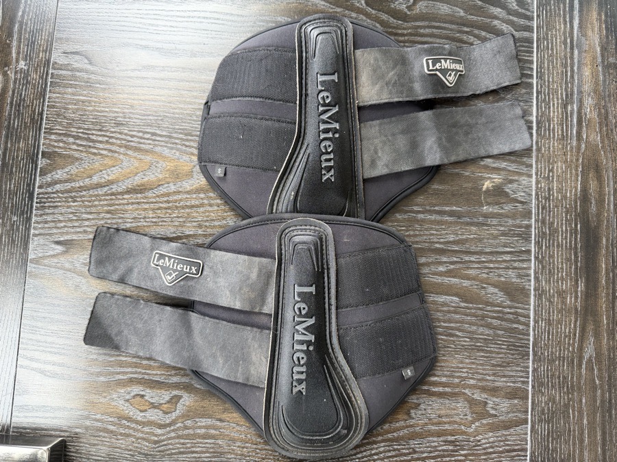 LeMieux brushing boot