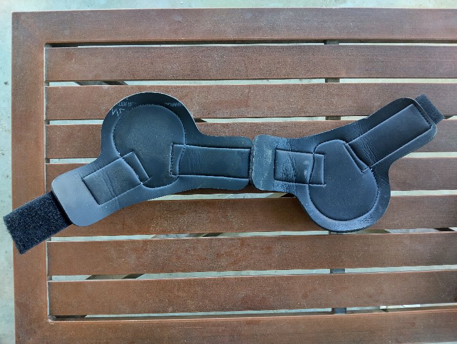 Set of 4 White ThinLine Open Front Jump Boots