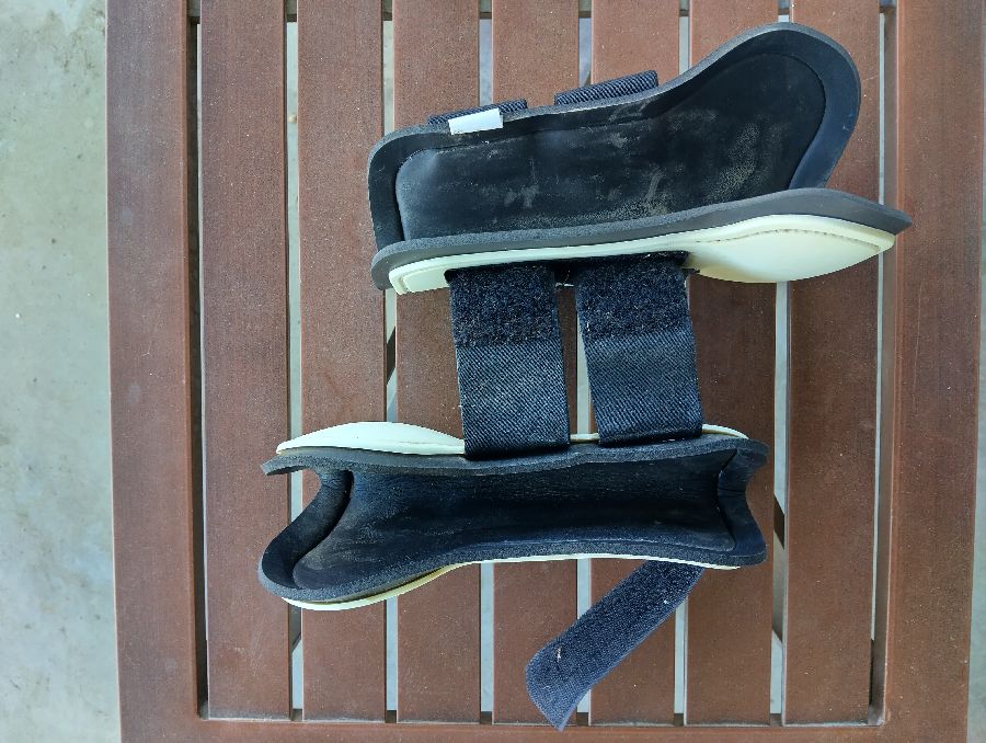 Set of 4 White ThinLine Open Front Jump Boots 