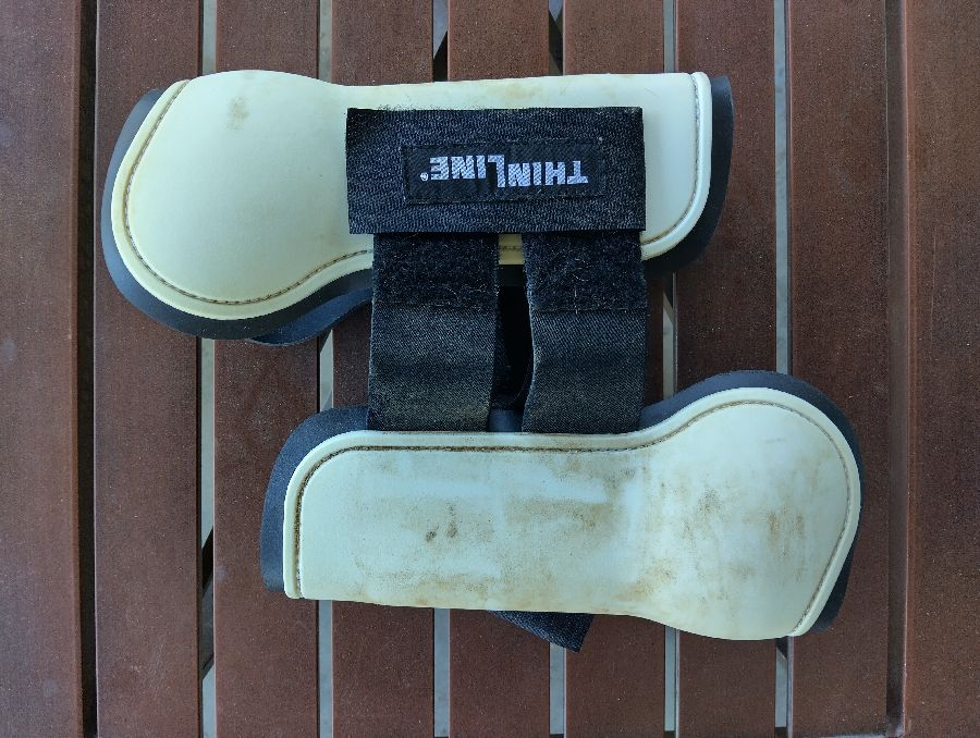 Set of 4 White ThinLine Open Front Jump Boots