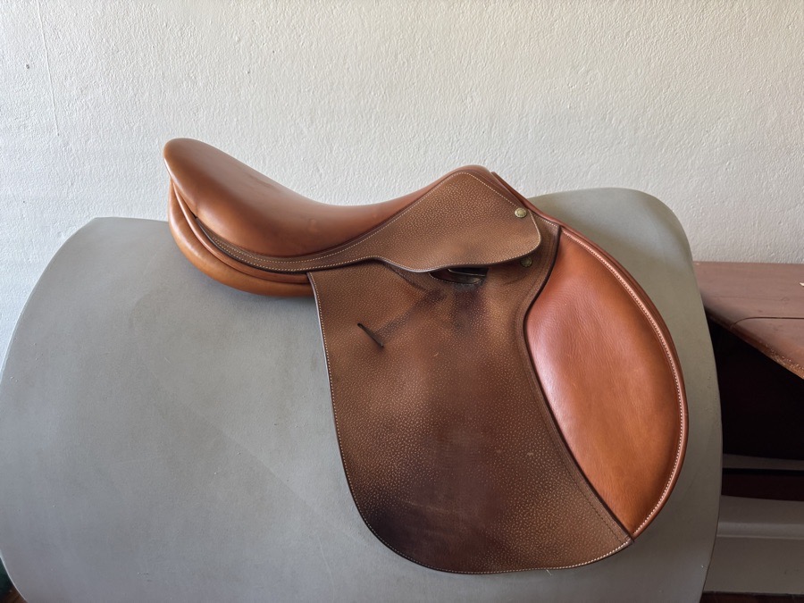 17.5” Butet Saddle - 2 Flaps - L Seat