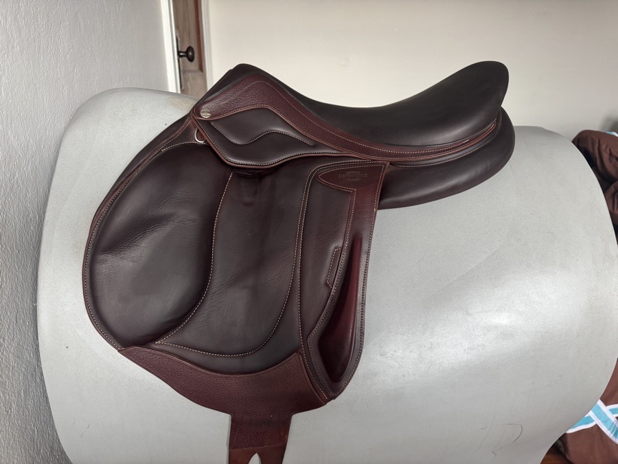 18” 2024 Devoucoux Chiberta Lab Monoflap Saddle - 3AR - Full Buffalo