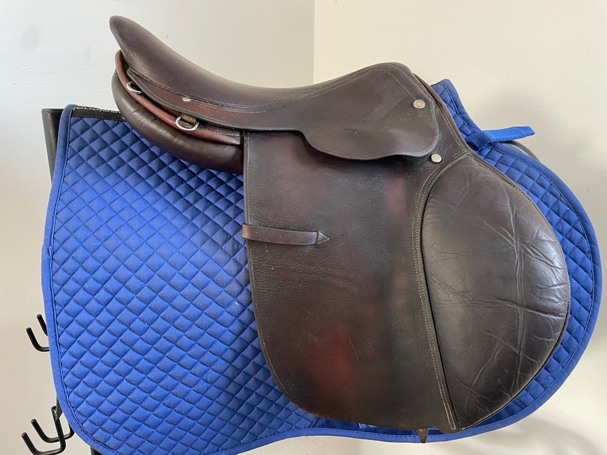 15.75” Hermès - 4.25” dot to dot 