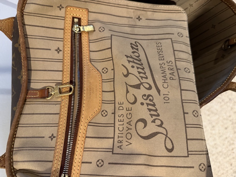 Louis Vuitton Neverfull Monogram Canvas Tote size MM