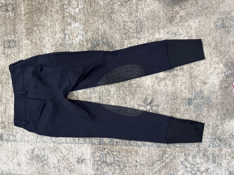  Women’s Size 38 Animo Navy Breaches