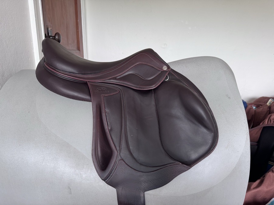 17” 2021 Devoucoux Chiberta Lab Monoflap Saddle - 1AA - Full Buffalo