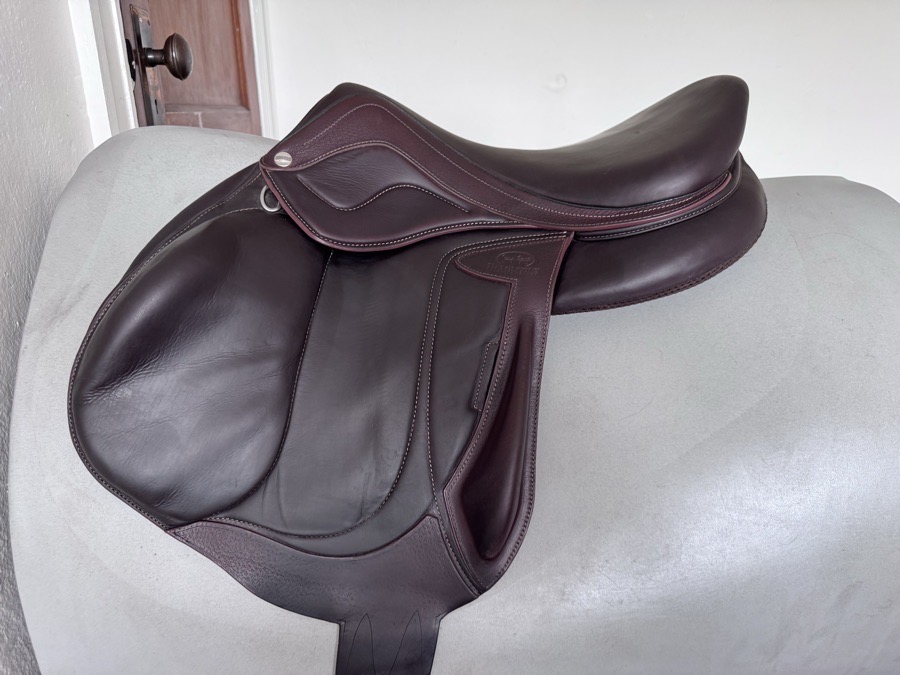 17” 2021 Devoucoux Chiberta Lab Monoflap Saddle - 1AA - Full Buffalo