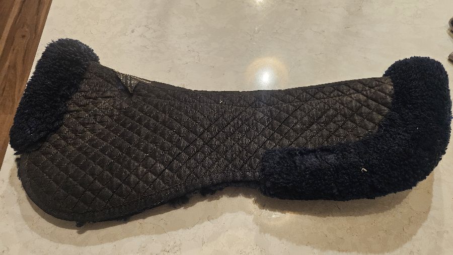 Roma Quilted Sheepskin Half Pad - Black- 18"