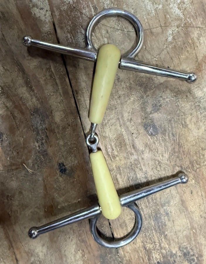 135mm Full cheek happy mouth