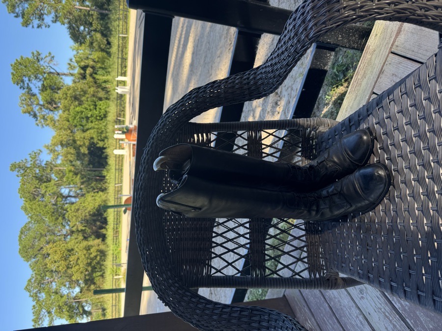 ARIAT Contour field boots with new boot bag