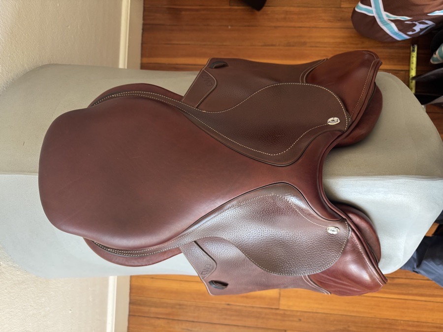 17” CWD SE03 PRO Saddle - 2024 - 1L - Grained Buffalo - NEW