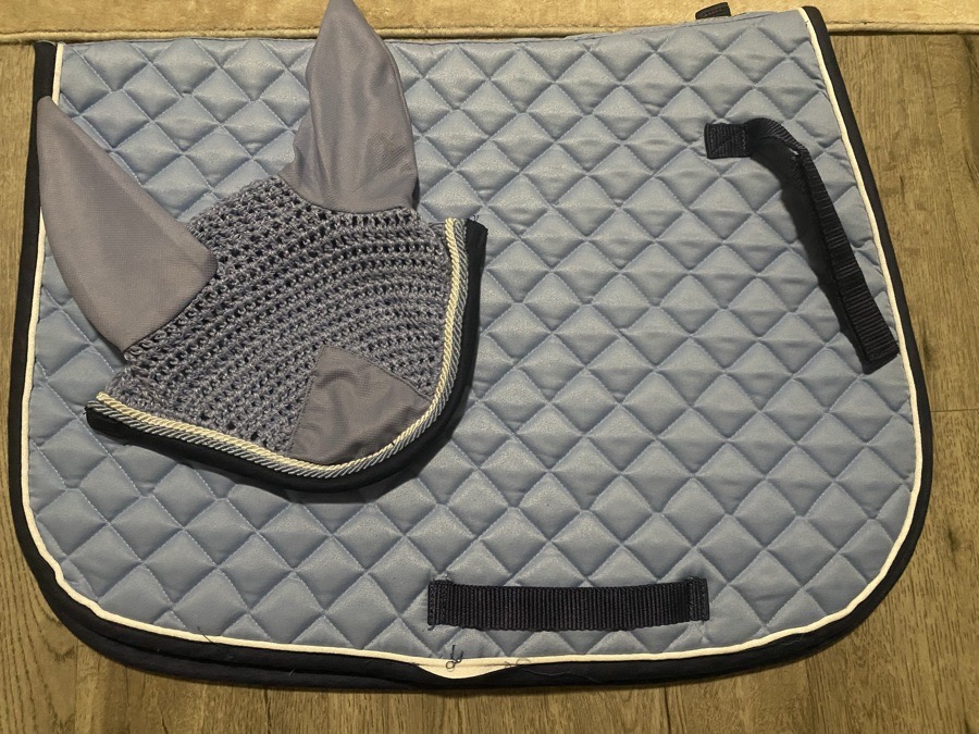 Blue Square Pad with matching Ear Bonnet