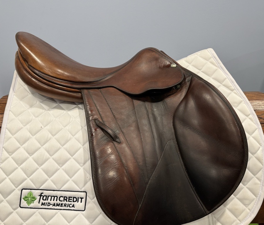 BUTET | english saddle 17" 2.25 | 4.25" Tree Size