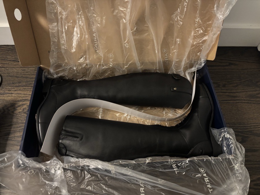 ARIAT Boots 10