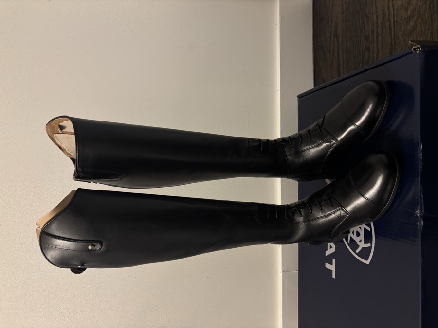 ARIAT Boots 10