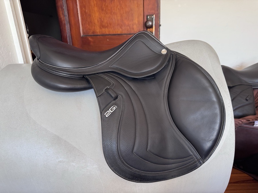 17.5” 2021 CWD SE31 Mademoiselle 2Gs Saddle - 3C - BLACK - Full Buffalo