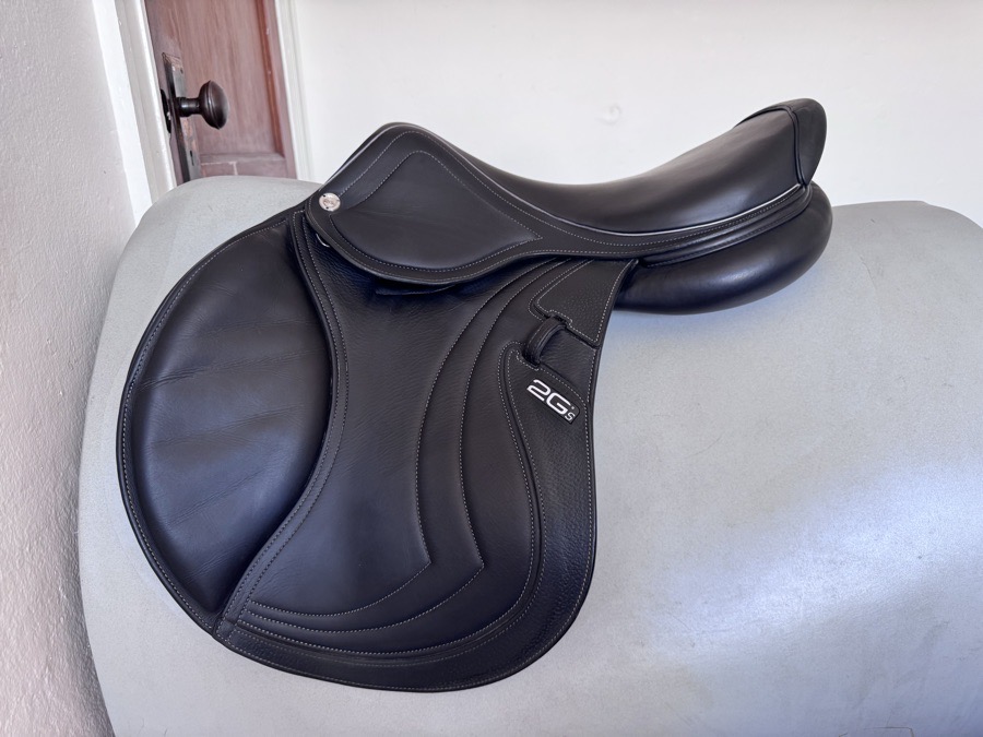 17.5” 2021 CWD SE31 Mademoiselle 2Gs Saddle - 3C - BLACK - Full Buffalo