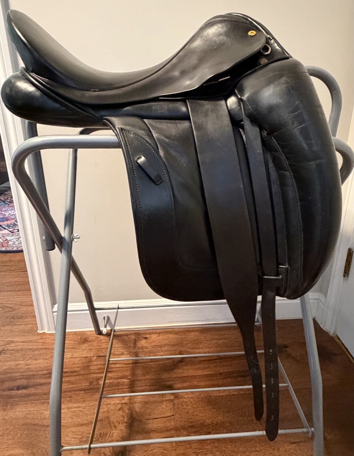 Black Country Vinici Dressage Saddle 17.5 W