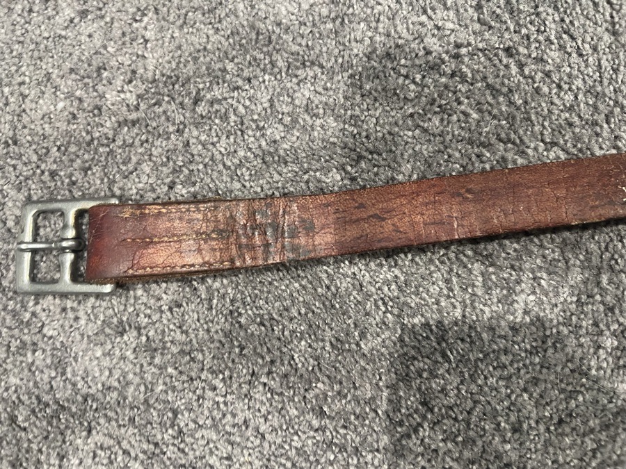 Stirrup leathers