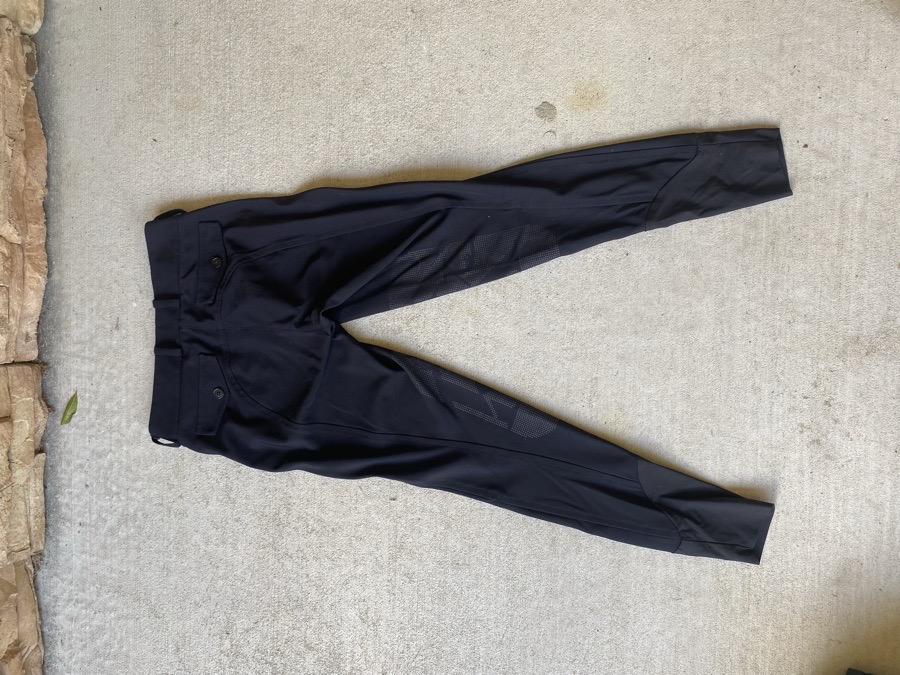 KISMET Ladies Lily Breeches black size 38 worn once.