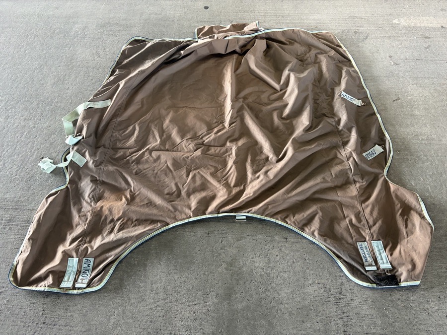 Amigo Hero Ripstop Plus 200g Turnout Blanket W/ Detachable Neck, Brown, 81