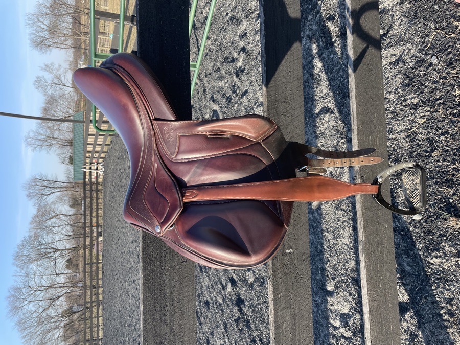 17.5 Chiberta Lab Devoucoux Saddle