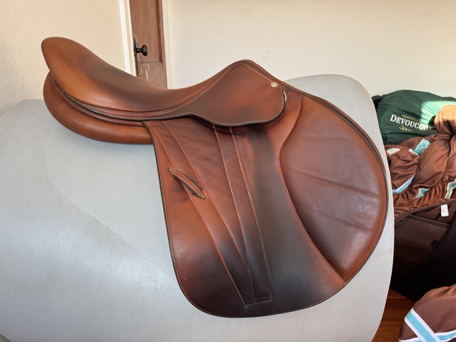 18” 2020 Butet Premium Saddle - 3.25 Flaps - M Seat