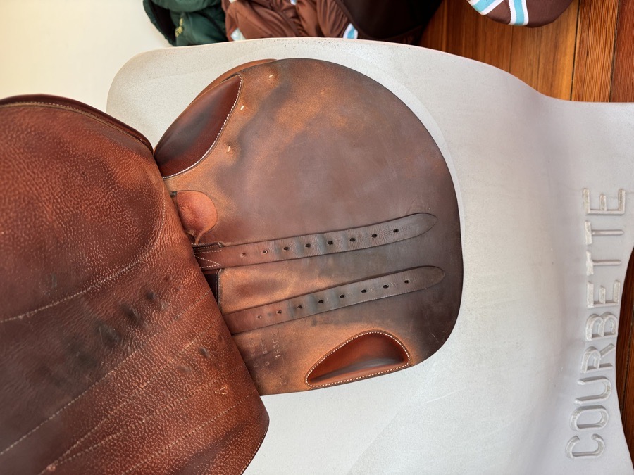 18” 2020 Butet Premium Saddle - 3.25 Flaps - M Seat