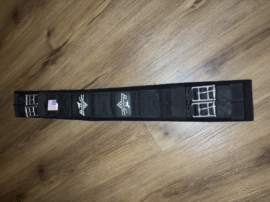  Professional's Choice SMx VenTECH Dressage Girth. Size 24