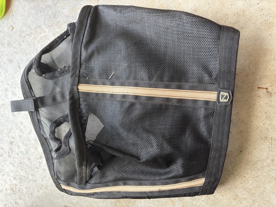 noble equestrian guardsman fly mask (no ears)