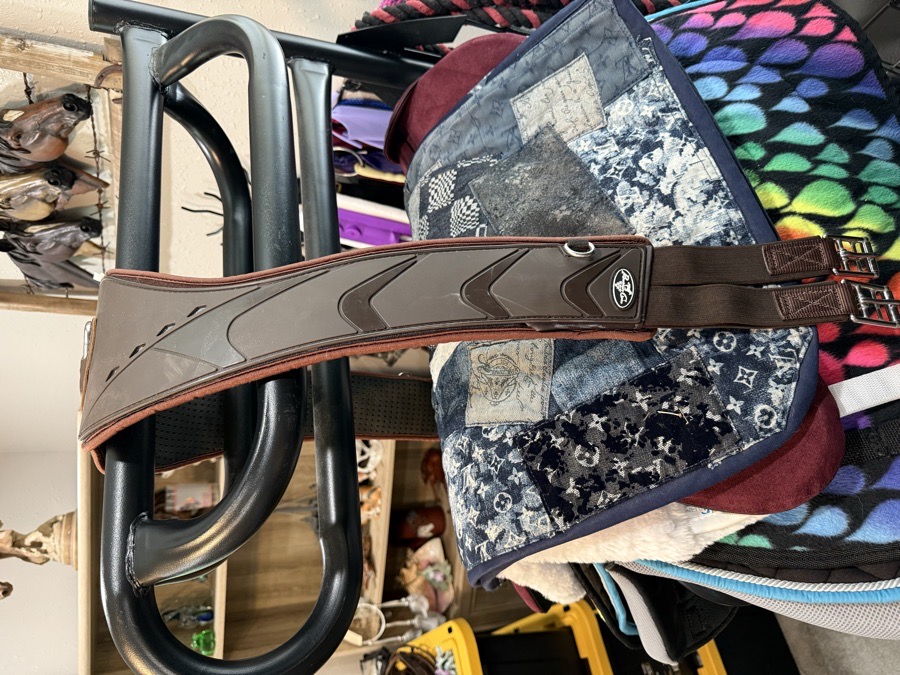Professionals Choice Jump Girth