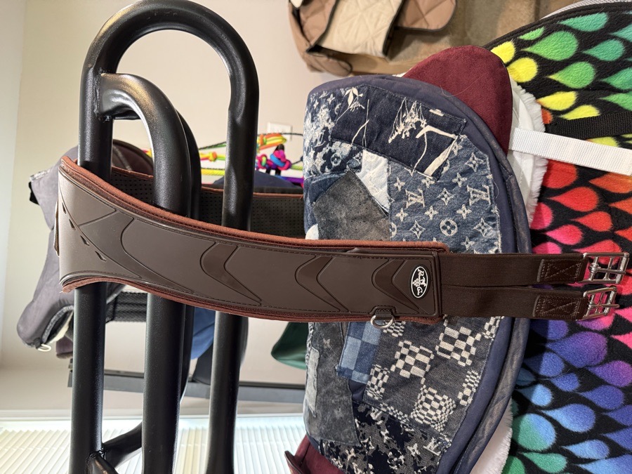 Professionals Choice Jump Girth